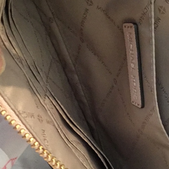 NWT Michael Kors Jet Set EFFIE TOWERS Nouveau Novelty Leather Large Wrislet - Picture 9 of 16